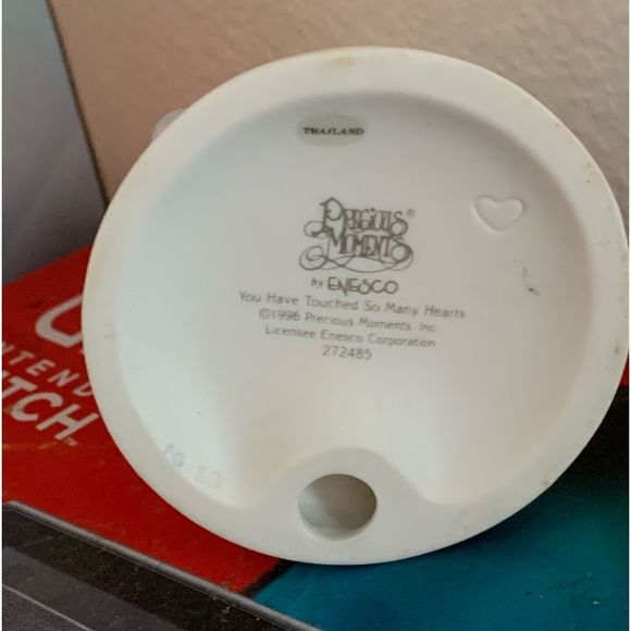 1996 PRECIOUS MOMENTS (YOU HAVE TOUCHED SO MANY HEARTS) #272485 - Picture 8 of 8